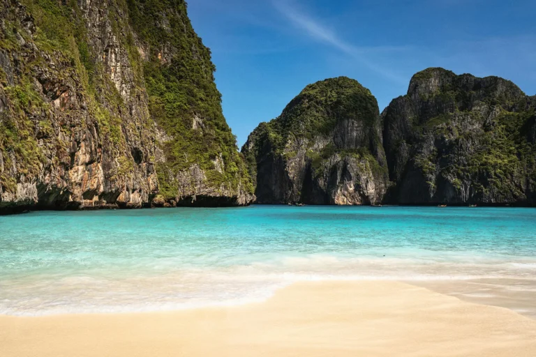 Phi Phi Islands Early Bird + 4 Islands Speedboat Tour from Krabi